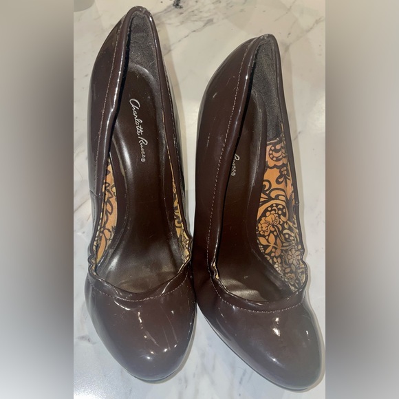 ⭐️Pre owned Charlotte Russe brown slip on pumps.sz 7 9 1/4 “ toe to back of heel - Picture 3 of 6